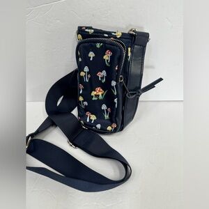 Mushroom Water Bottle Walking
Bag NWOT Crossbody Bag